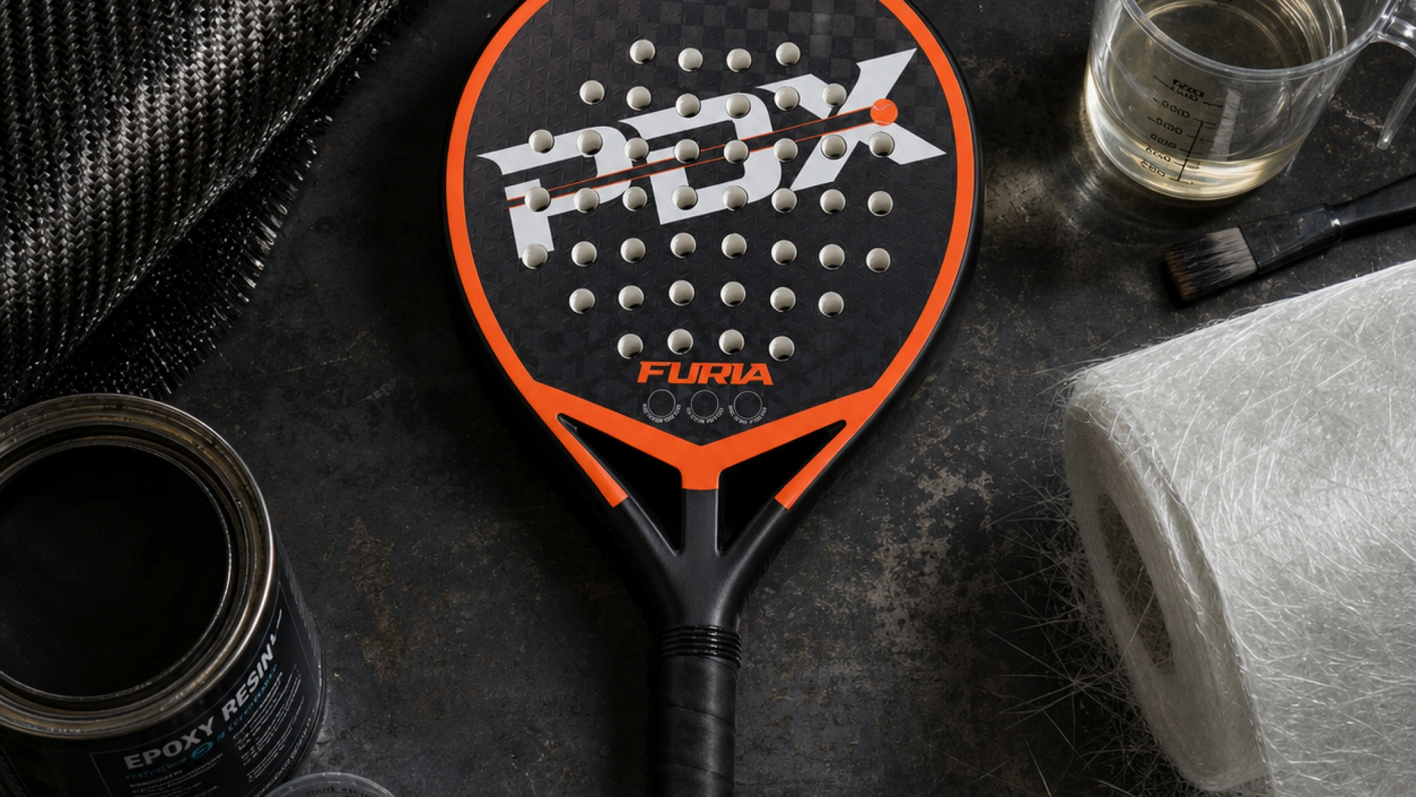 Carbon Fibre vs Fibreglass Padel Rackets: Which Is Better? (UK 2026)